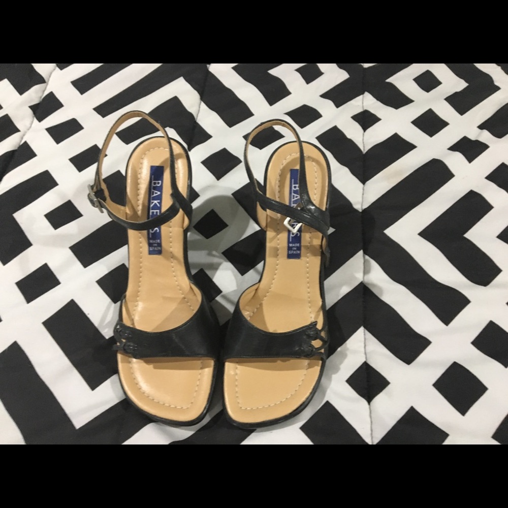 Open toe heeled sandals